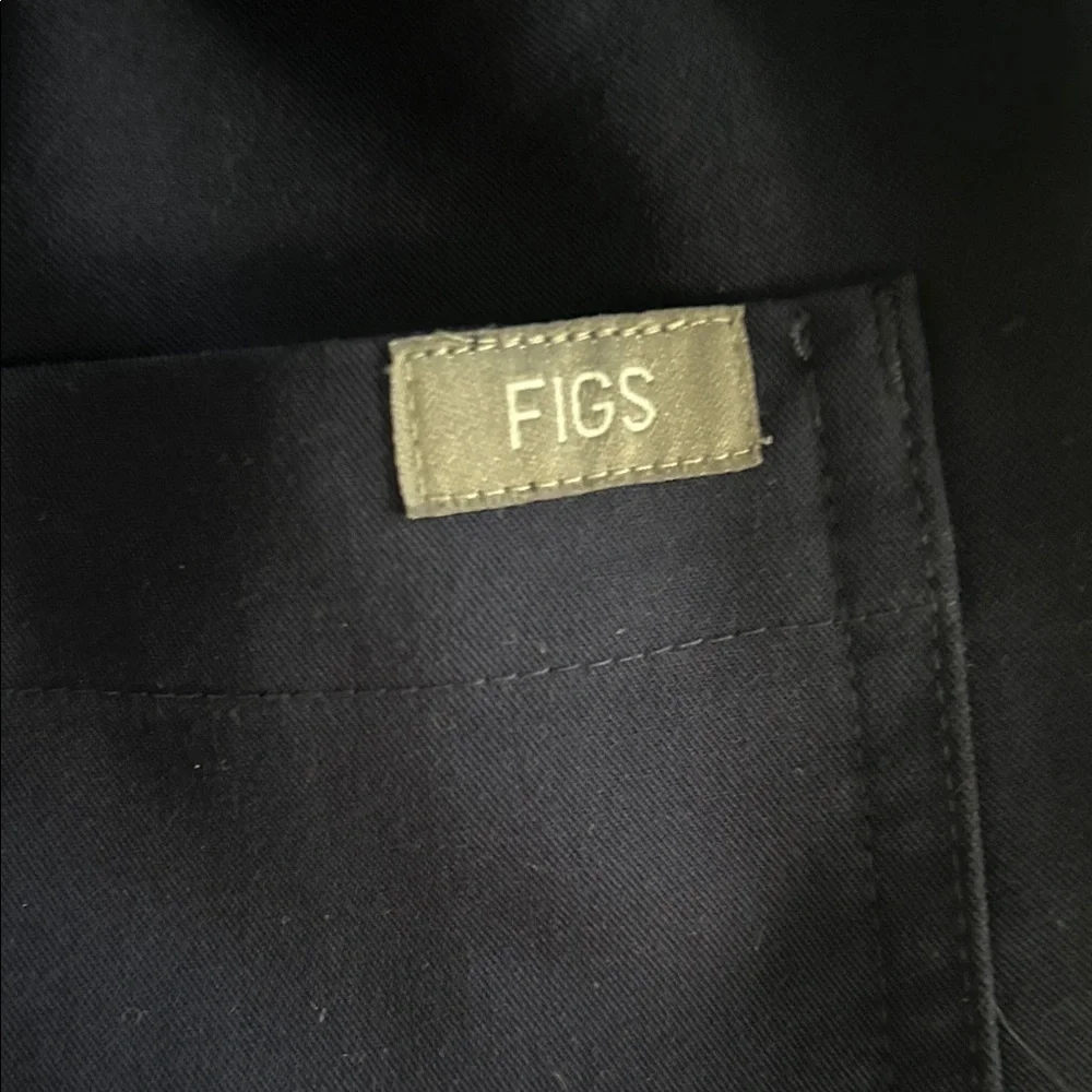 Figs Navy Cairo Cargo Scrub Pants Men’s Size Medium